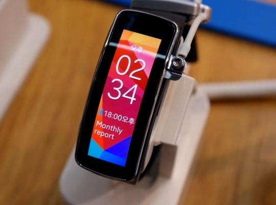 Samsung-Gear-Fit-vertical-UI