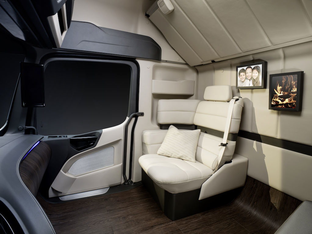 Mercedes-Benz Future Truck 2025