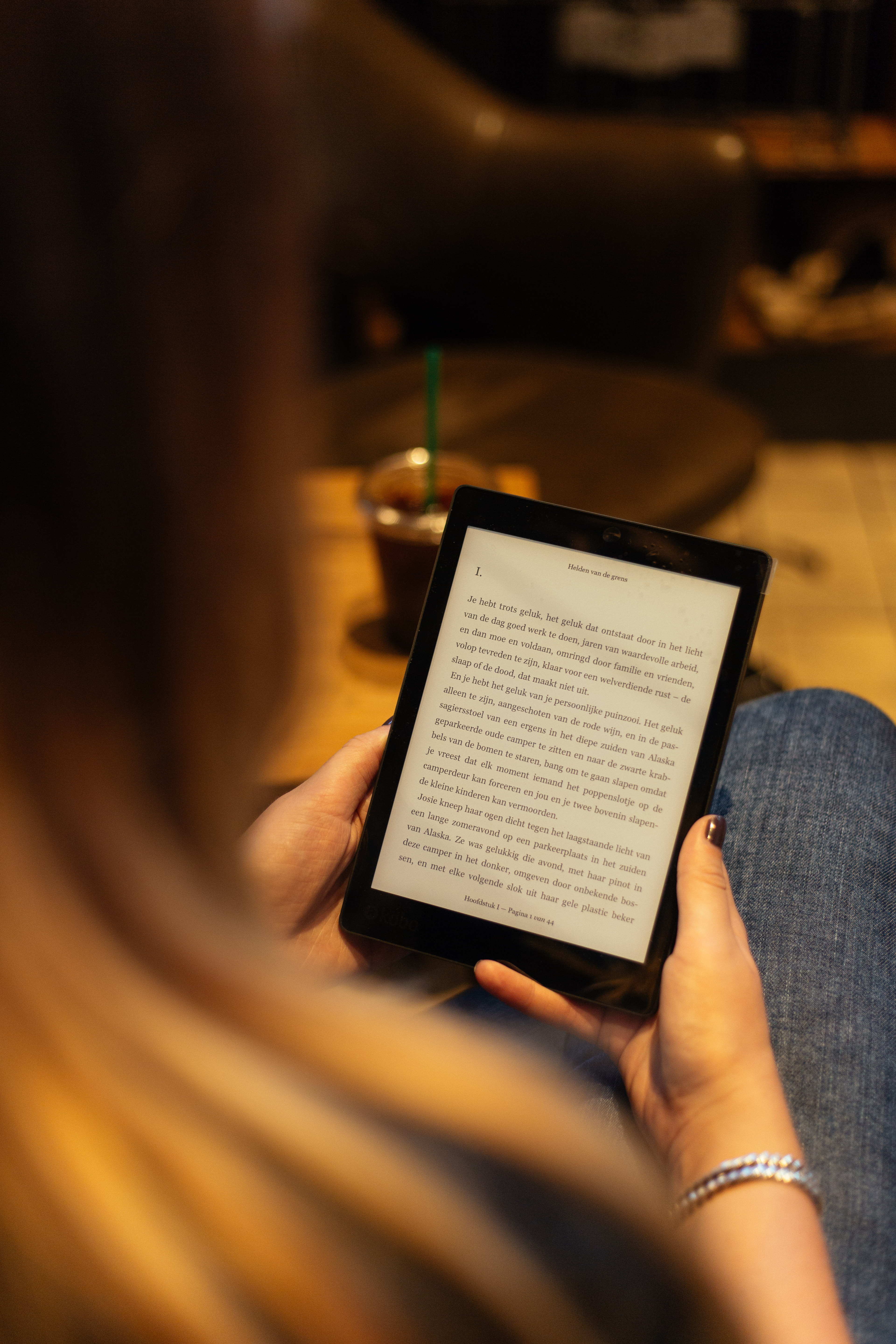 Kobo-aura-one-e-reader-numrush